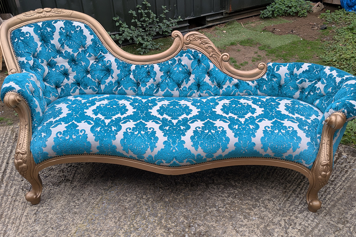 Floral upholstered chaise longue
